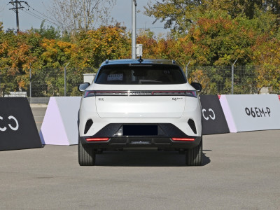 Lynk&Co 06 E-MP Фото №5